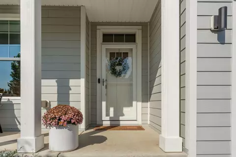 Exterior - 3927 Founders Path, Chaska, MN 55318 photo 5 of 18