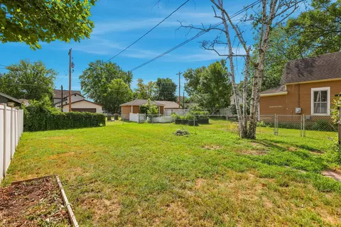 Exterior - 614 N 8th St, Brainerd, MN 56401 photo 3 of 6