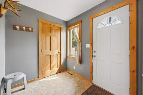 Entry Way - 614 N 8th St, Brainerd, MN 56401 photo 3 of 3