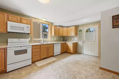 Kitchen - 614 N 8th St, Brainerd, MN 56401 photo 2 of 3