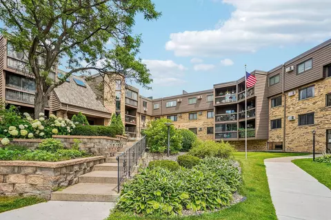 999 41st Ave NE #302, Columbia Heights, MN 55421