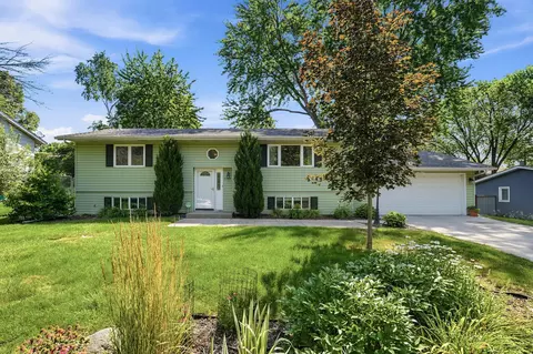 3224 Hillsboro Ave N, New Hope, MN 55427