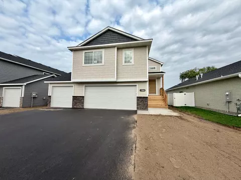 25868 Emerson Ct, Wyoming, MN 55092
