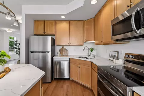 Kitchen - 2143 Old School Rd, Mound, MN 55364 photo 5 of 6