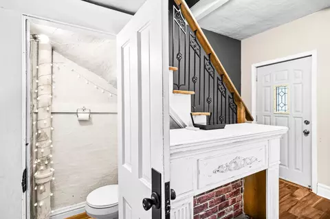 Entry Way - 523 1st St, Duluth, MN 55810 photo 2 of 2