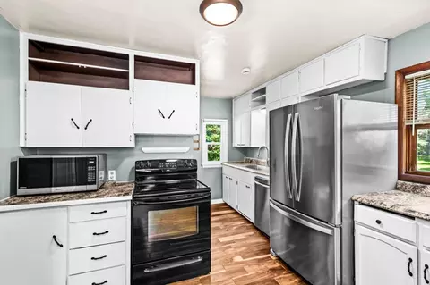 Kitchen - 523 1st St, Duluth, MN 55810 photo 2 of 2