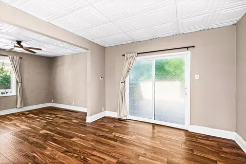 Living - 523 1st St, Duluth, MN 55810 photo 4 of 4