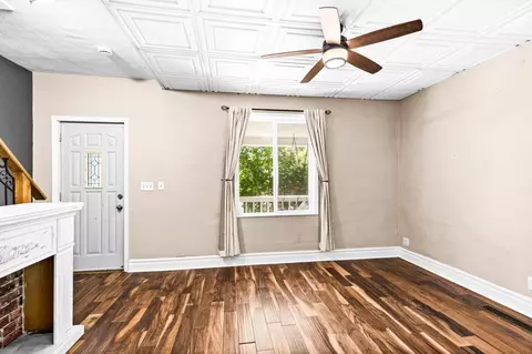 Living - 523 1st St, Duluth, MN 55810 photo 3 of 4