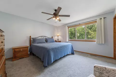 Bedroom - 2103 Kennedy Dr, Faribault, MN 55021 photo 2 of 4