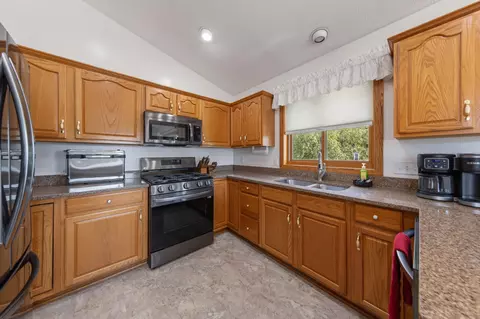 Kitchen - 2103 Kennedy Dr, Faribault, MN 55021 photo 3 of 5
