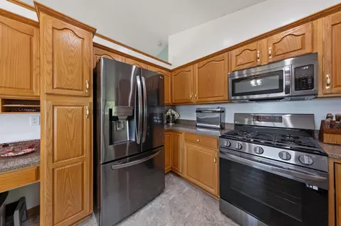 Kitchen - 2103 Kennedy Dr, Faribault, MN 55021 photo 4 of 5