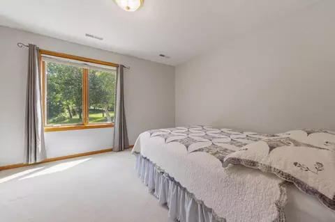 Bedroom - 2103 Kennedy Dr, Faribault, MN 55021 photo 3 of 4