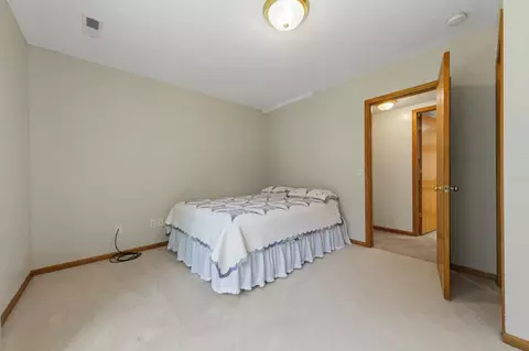 Bedroom - 2103 Kennedy Dr, Faribault, MN 55021 photo 4 of 4