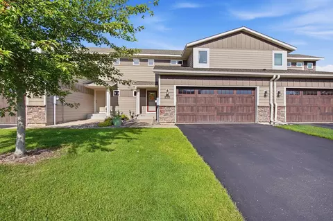 617 Hideaway Ln, Woodbury, MN 55129