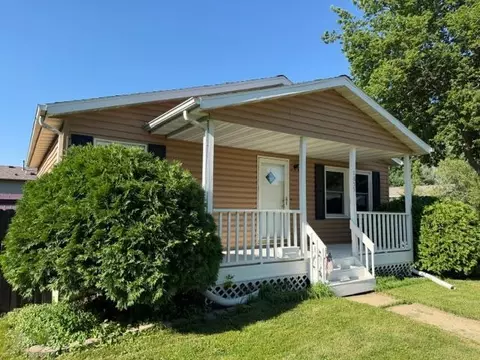 1855 S Village Dr SE, Rochester, MN 55904