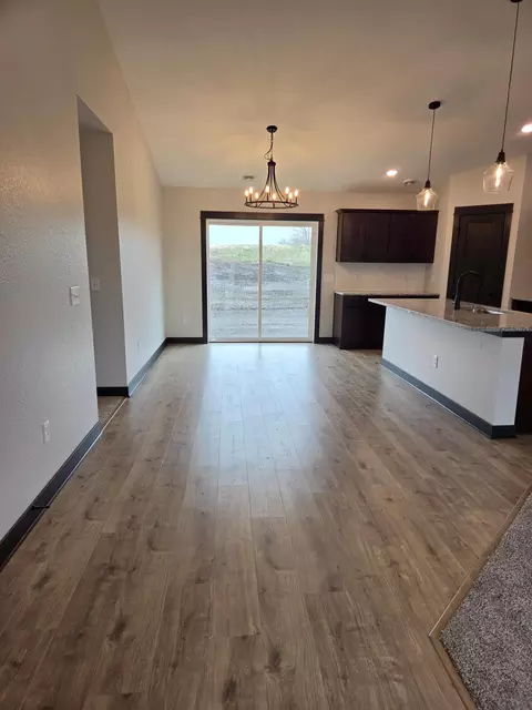Dining - 1110 Cullen St, Saint Peter, MN 56082 photo 1 of 1