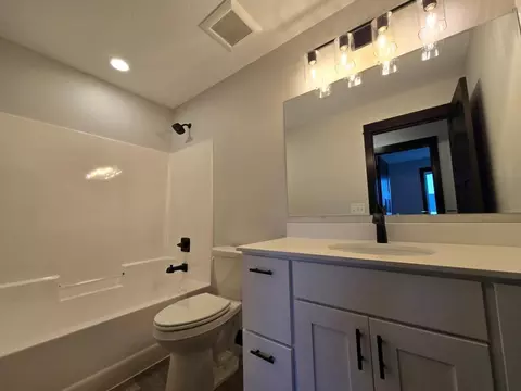 Bath - 1110 Cullen St, Saint Peter, MN 56082 photo 2 of 11