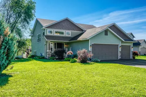 5833 212th St N, Forest Lake, MN 55025