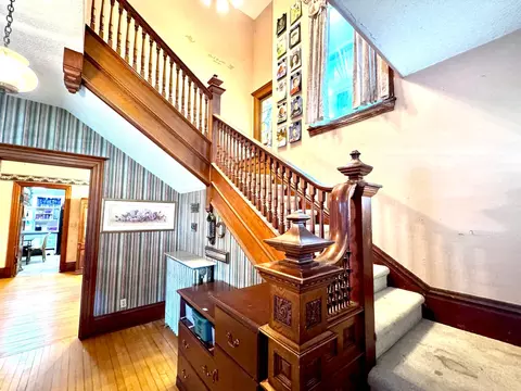 Entry Way - 9 2nd Ave SW, Faribault, MN 55021 photo 1 of 2