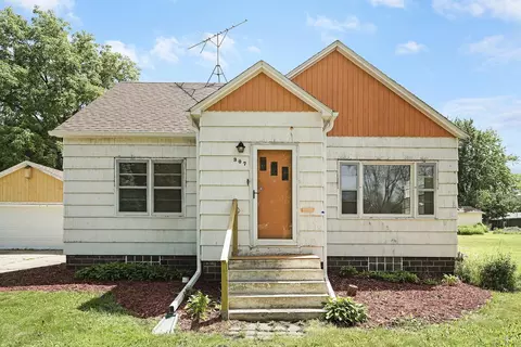 307 Lyndale Ave N, New Prague, MN 56071