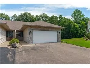 5851 Oxboro Ave N, Stillwater, MN 55082