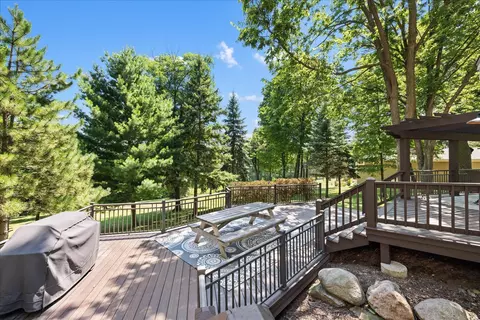 Exterior - 612 Nelson Rd, Maple Plain, MN 55359 photo 7 of 14