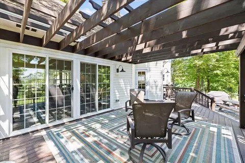 Exterior - 612 Nelson Rd, Maple Plain, MN 55359 photo 5 of 14