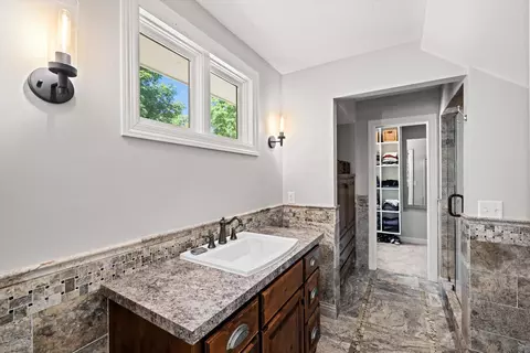 Bath - 612 Nelson Rd, Maple Plain, MN 55359 photo 3 of 10