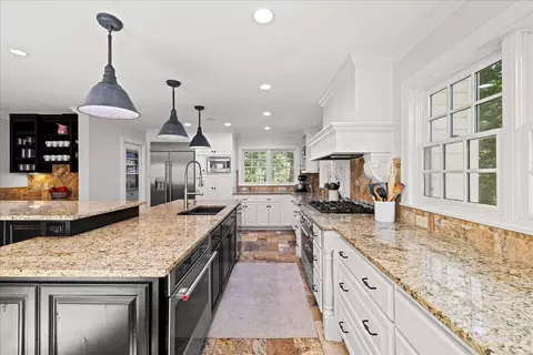 Kitchen - 612 Nelson Rd, Maple Plain, MN 55359 photo 3 of 8