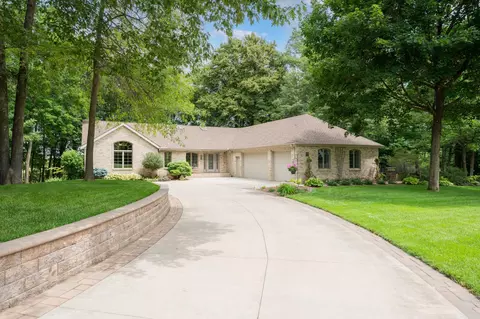 1635 Chippewa Dr NW, Rochester, MN 55901