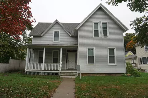 815 W 4th St, Red Wing, MN 55066
