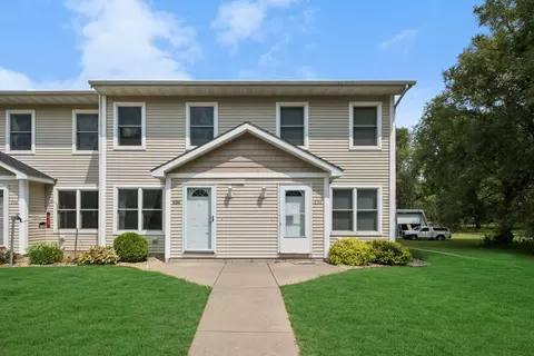 634 Pine St # 5, Prescott, WI 54021