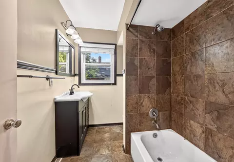 Bath - 1319 Brainerd Ave, Duluth, MN 55811 photo 2 of 2