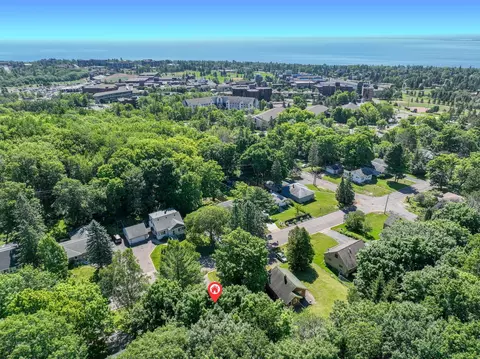 View/Area - 1319 Brainerd Ave, Duluth, MN 55811 photo 4 of 6