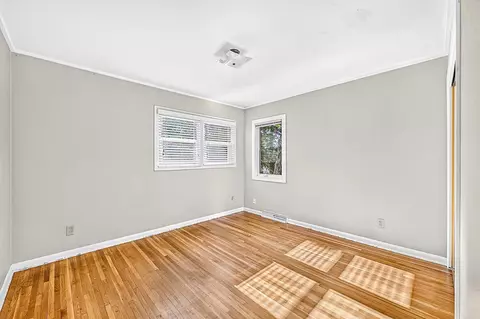 Bedroom - 1319 Brainerd Ave, Duluth, MN 55811 photo 2 of 5