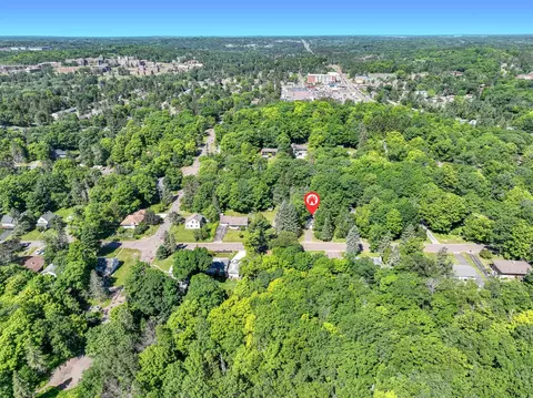 View/Area - 1319 Brainerd Ave, Duluth, MN 55811 photo 3 of 6
