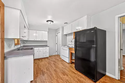 Kitchen - 1319 Brainerd Ave, Duluth, MN 55811 photo 2 of 3