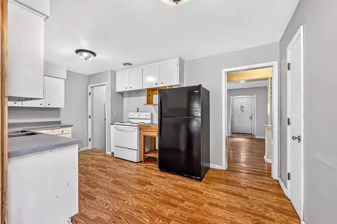 Entry Way - 1319 Brainerd Ave, Duluth, MN 55811 photo 1 of 2