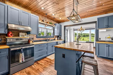 Kitchen - 3588 Highway 3, Two Harbors, MN 55616 photo 4 of 4