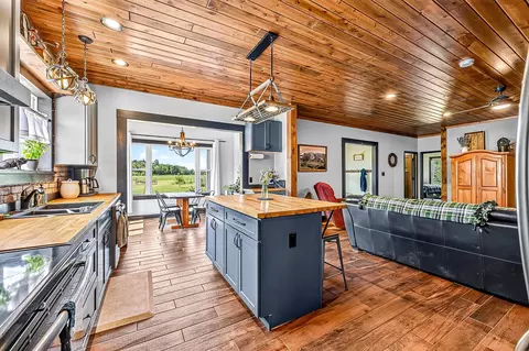 Kitchen - 3588 Highway 3, Two Harbors, MN 55616 photo 3 of 4