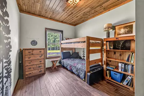 Bedroom - 3588 Highway 3, Two Harbors, MN 55616 photo 4 of 5