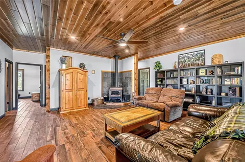 Living - 3588 Highway 3, Two Harbors, MN 55616 photo 3 of 4