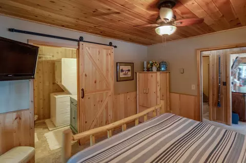 Bedroom - 4814 Hiram Loop Rd NW, Hackensack, MN 56452 photo 6 of 8