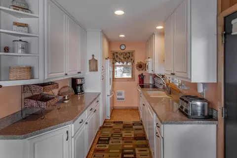 Kitchen - 4814 Hiram Loop Rd NW, Hackensack, MN 56452 photo 1 of 2
