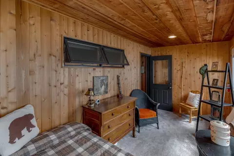 Bedroom - 4814 Hiram Loop Rd NW, Hackensack, MN 56452 photo 4 of 8