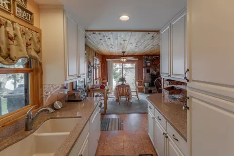 Kitchen - 4814 Hiram Loop Rd NW, Hackensack, MN 56452 photo 2 of 2