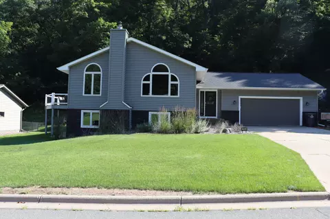 395 Pleasant Hill Dr, Winona, MN 55987