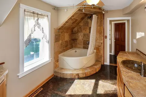 Bath - 623 7th St SE, Saint Cloud, MN 56304 photo 2 of 4