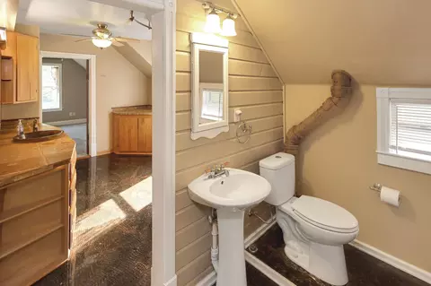 Bath - 623 7th St SE, Saint Cloud, MN 56304 photo 4 of 4