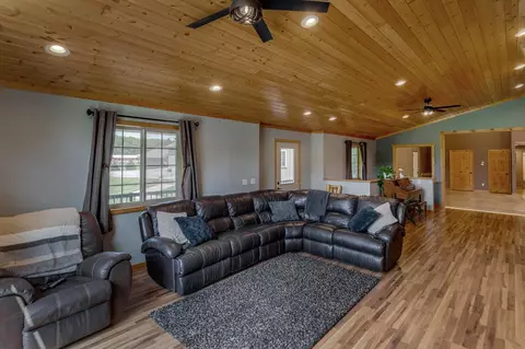 Living - 28877 Todd Line Rd, Staples, MN 56479 photo 2 of 5